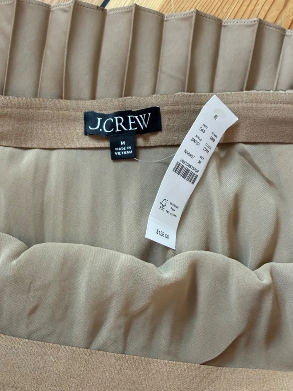 NWT JCrew silky gold pleated skirt, Size M